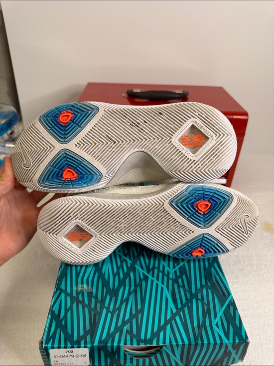Nike Kyrie Basketball Shoes - Cream/White main image 4